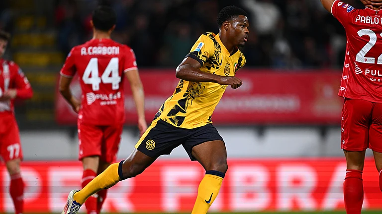 Denzel Dumfries salvaged a point for Inter - null