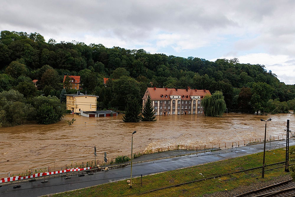 Weather: Torrential rain and Floods in Central Europe_5