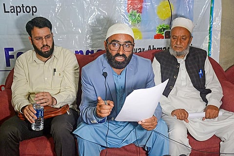 Sayar Reshi addresses press