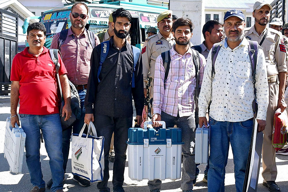 | Photo: PTI : J&K Polls 2024, Kishtwar: Polling officials leave for their respective polling stations