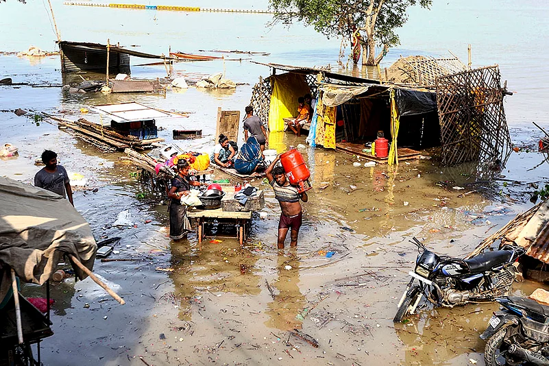 Water level of Ganga river rises_6