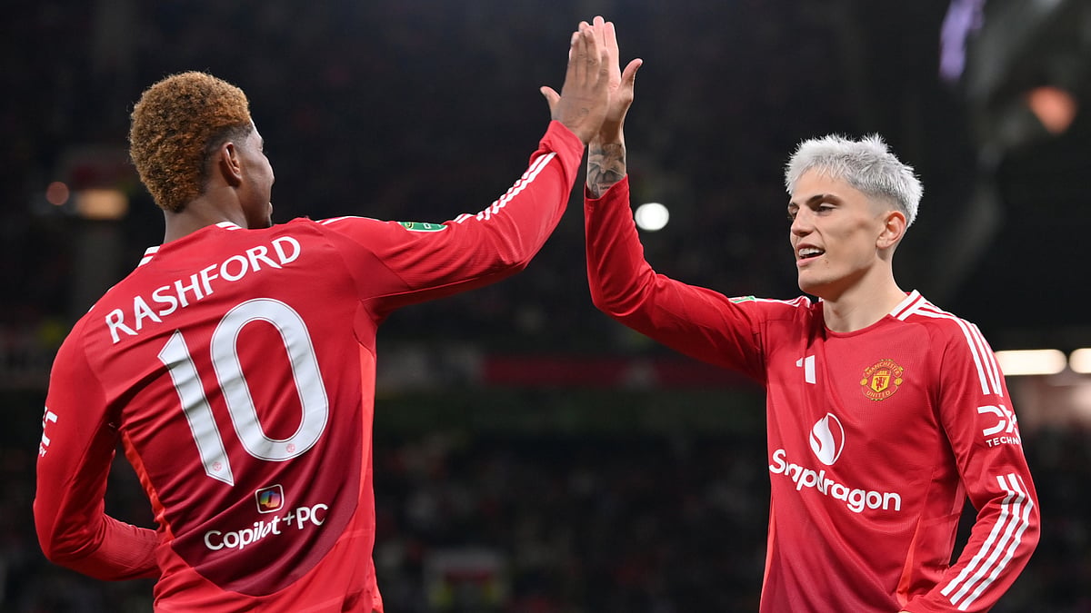 Marcus Rashford celebrates with Alejandro Garnacho