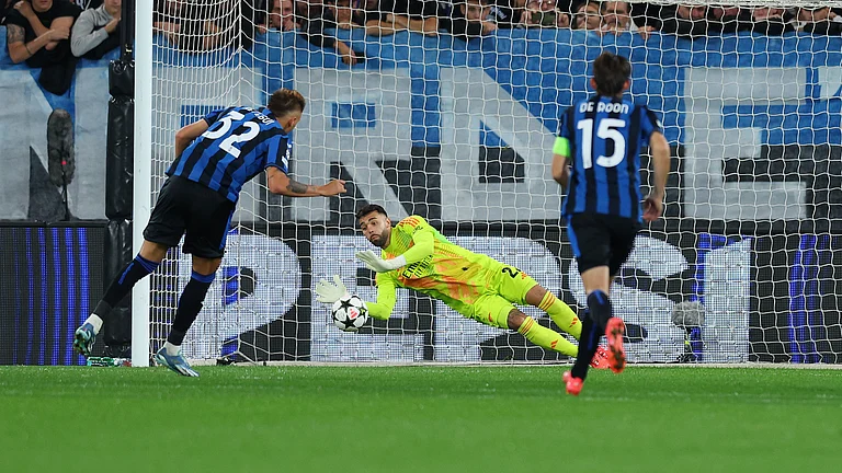 David Raya kept out a penalty from Mateo Retegui - null