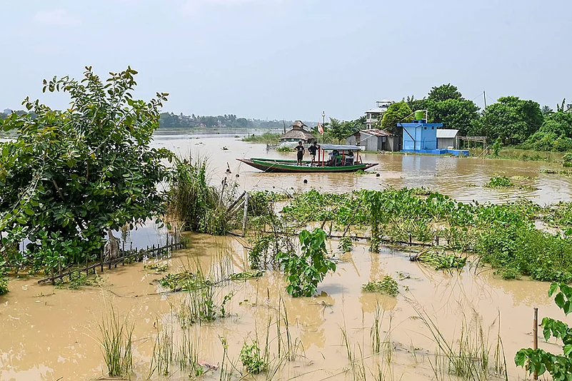 India Monsoon weather Floods in Bengal_7