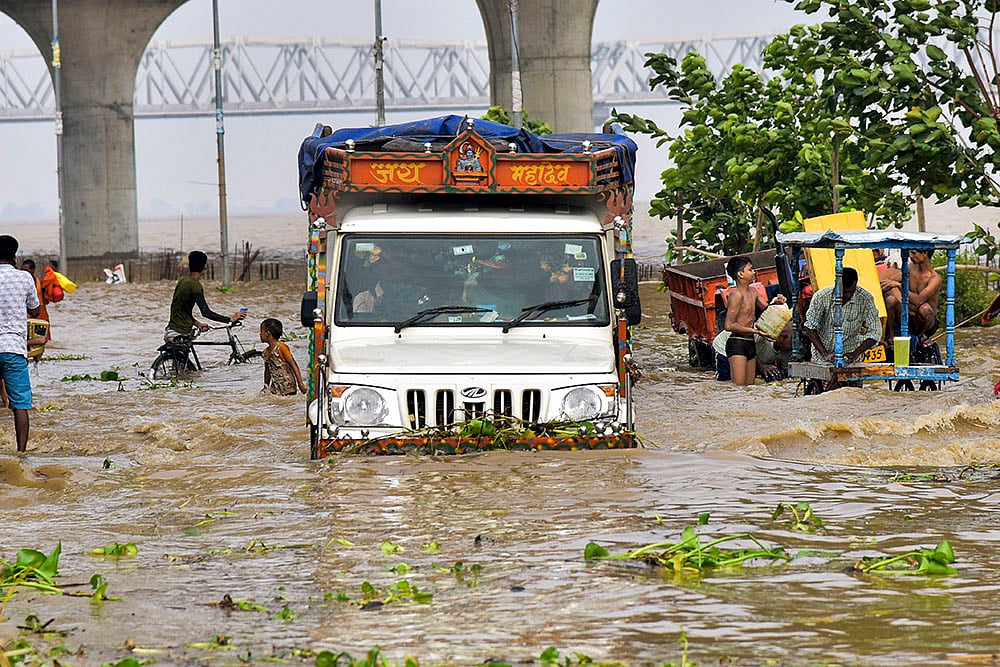 Flood situation near Ganges in Patna_8