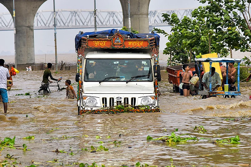 Flood situation near Ganges in Patna_8