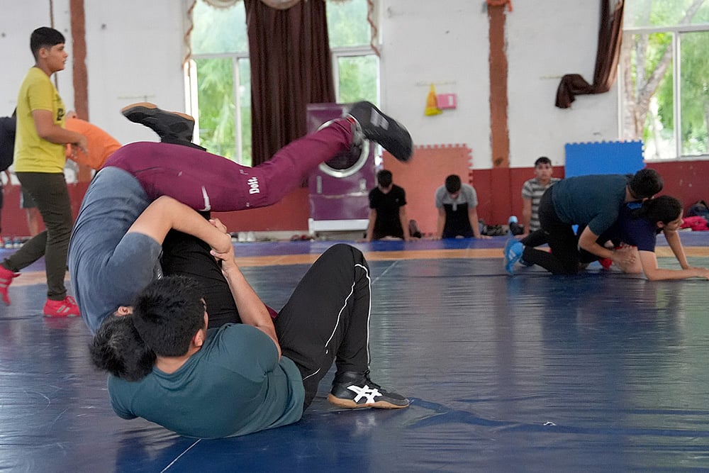 File : Wrestling. 