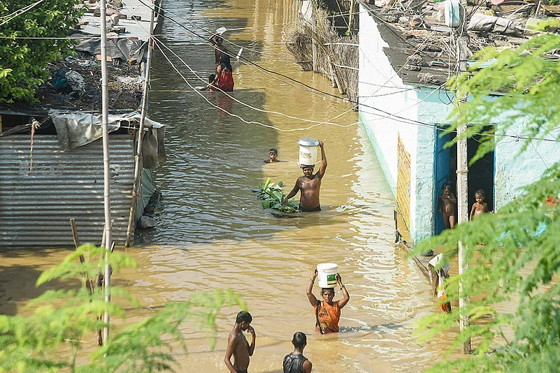 Flood situation near Ganges in Patna_4