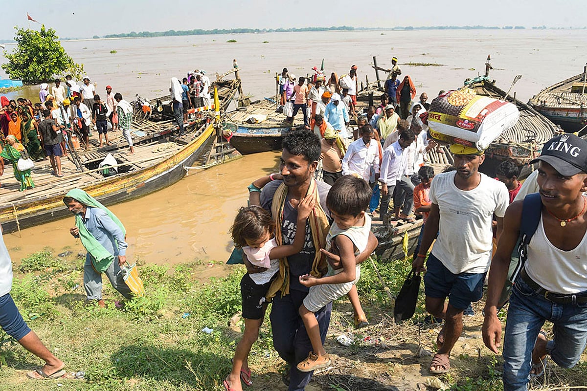 Flood situation near Ganges in Patna_1