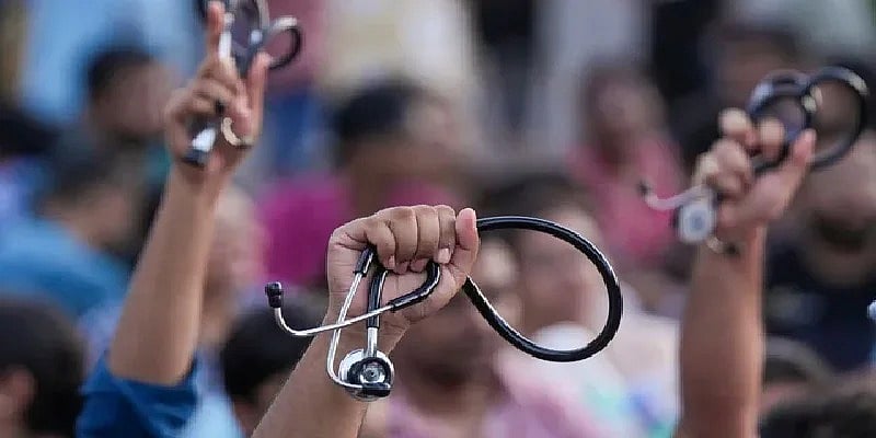 R.G. Kar Incident: Junior Docs Partially Resume Duties At State-Run Hospitals In Bengal After 42 Days