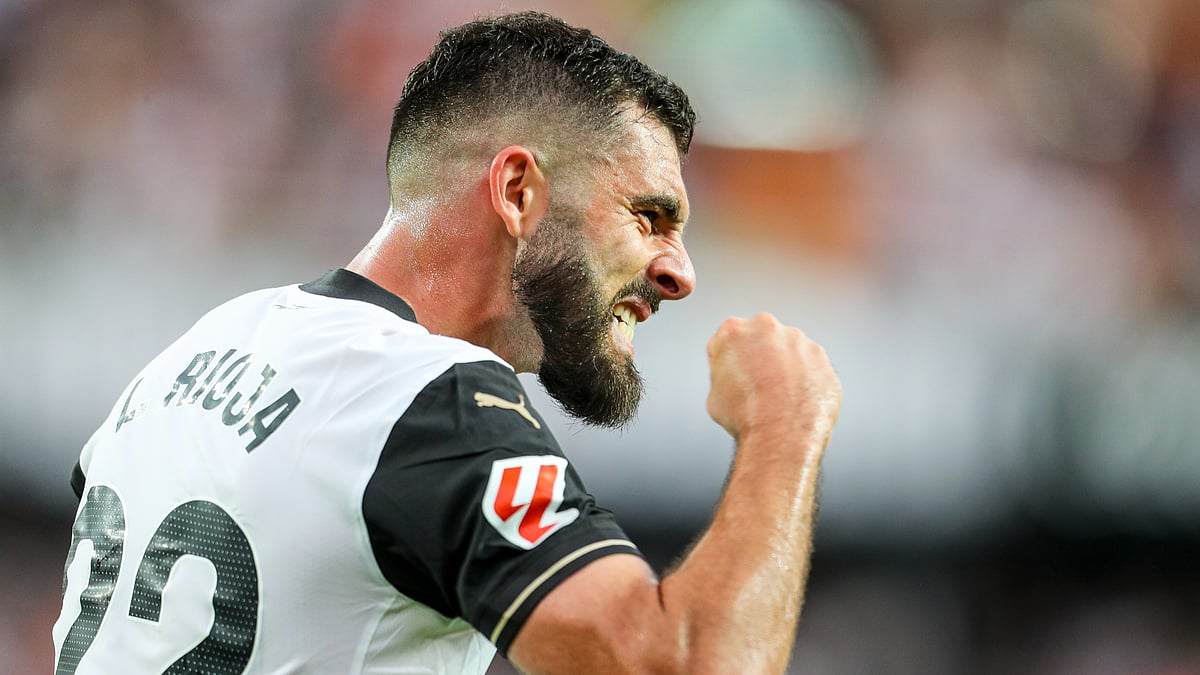 Luis Rioja celebrates Valencia's first goal