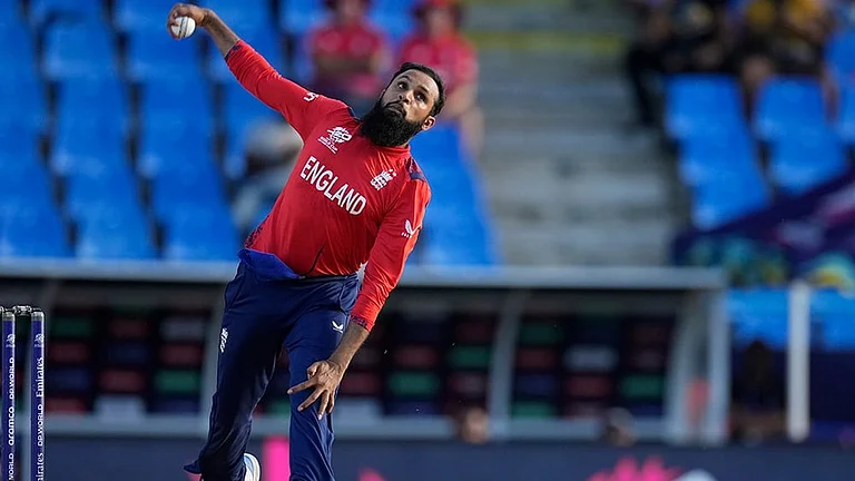 Adil Rashid in action - | Photo: AP/Ricardo Mazalan