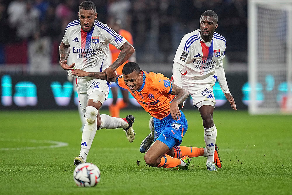 2024-25 France Soccer League One Marseille vs Lyon_6