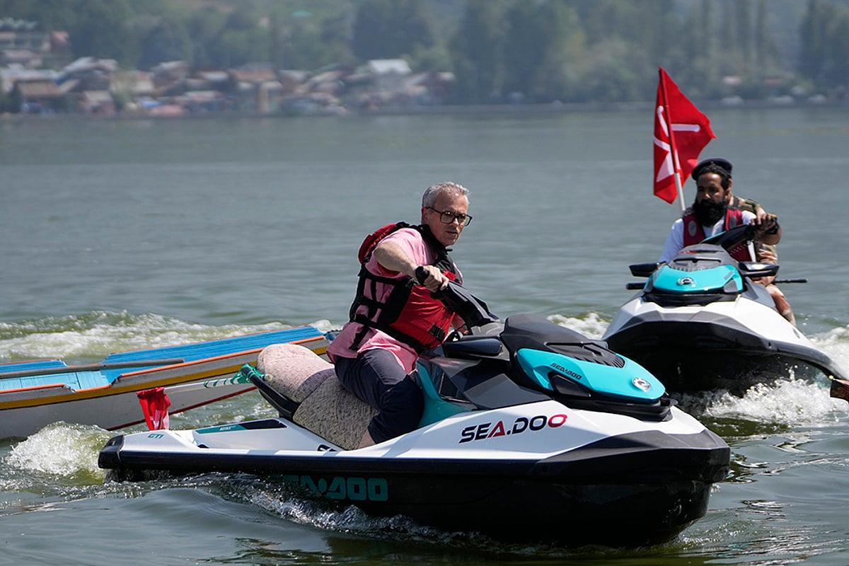J&K Assembly Polls, NC’s Shikara Rally at Dal Lake in Srinagar_1