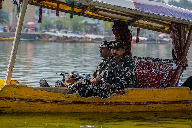 J&K Assembly Polls, NC’s Shikara Rally at Dal Lake in Srinagar_4