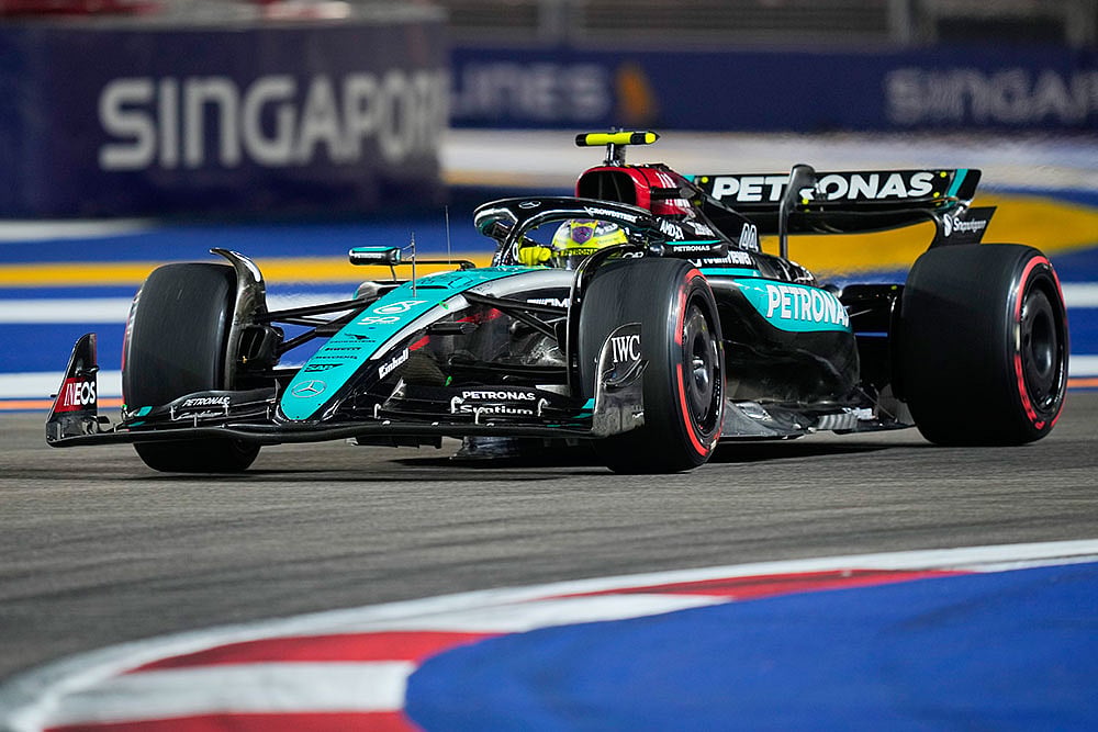Singapore Formula One GP Auto Racing, Mercedes driver Lewis Hamilton