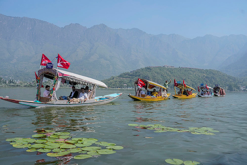 J&K Assembly Polls, NC’s Shikara Rally at Dal Lake in Srinagar_8