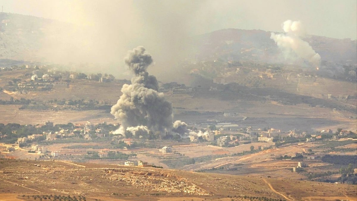 AP : Israeli airstrikes on Lebanon killed hundreds of people on Monday