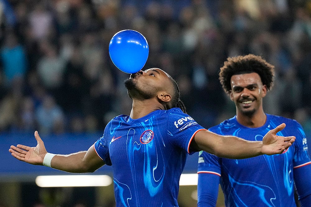 | Photo: AP/Kirsty Wigglesworth : English League Cup, Chelsea vs Barrow: Chelsea's Christopher Nkunku celebrates after scoring his side's fifth goal