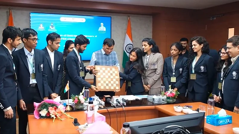 Chess-mansukh-mandaviya-olympiad-winner