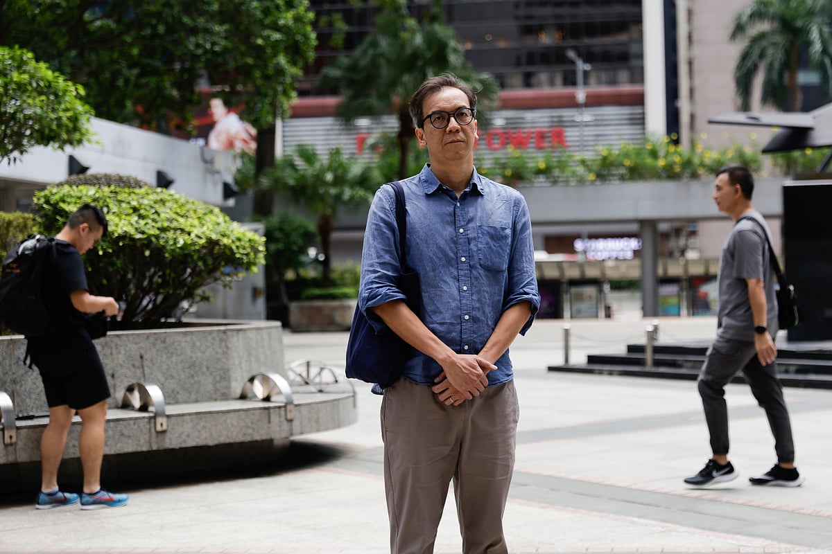 AP : Chung Pui-kuen, the former chief editor of Hong Kong's now shuttered pro-democracy news outlet Stand News, arrives at the Wanchai District Court ahead of the final sentencing of Stand News sedition case in Wan Chai district court in Hong Kong on Thursday, Sept. 26, 2024