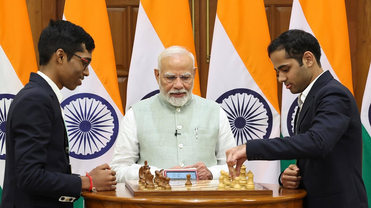 X/ @mansukhmandviya : Prime Minister Narendra Modi hosted the Olympiad gold-winning Indian chess teams at his residence.
