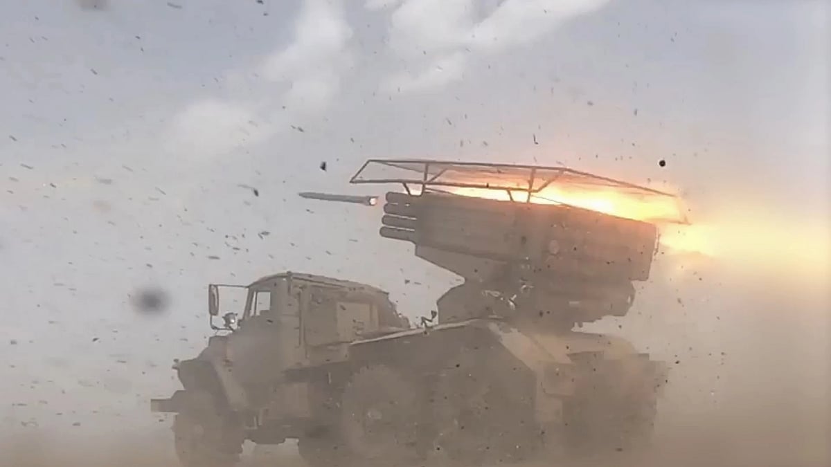 AP : Russian missiles attack Ukraine's Kyiv.