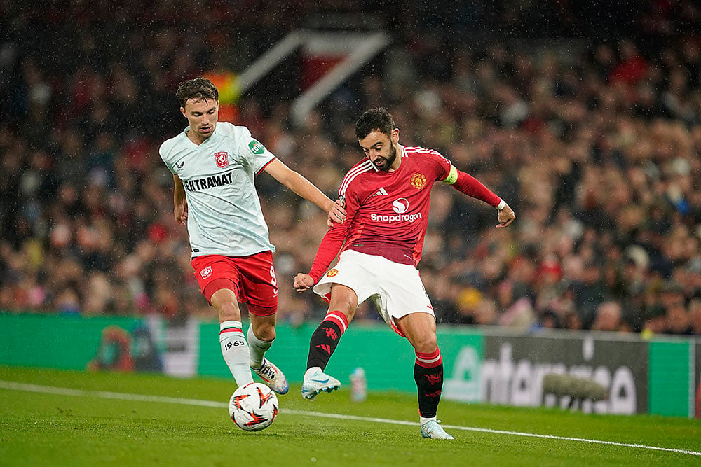 2024-25 UEFA Europa League soccer, Manchester United vs Twente_Bruno Fernandes