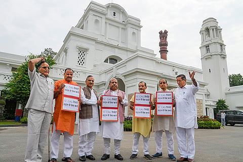 BJP protest outside Delhi Assembly