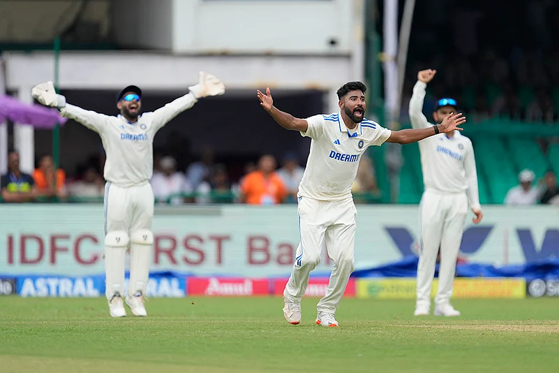 India vs Bangladesh Test Cricket 2nd Test Day 1 photo gallery_Mohammed Siraj