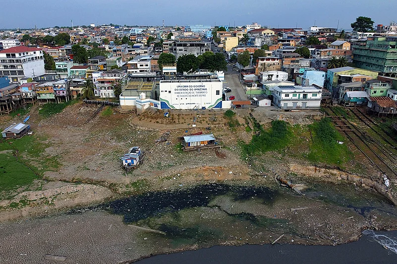 Brazil Climate Amazon Drought Negro River in Manaus_7