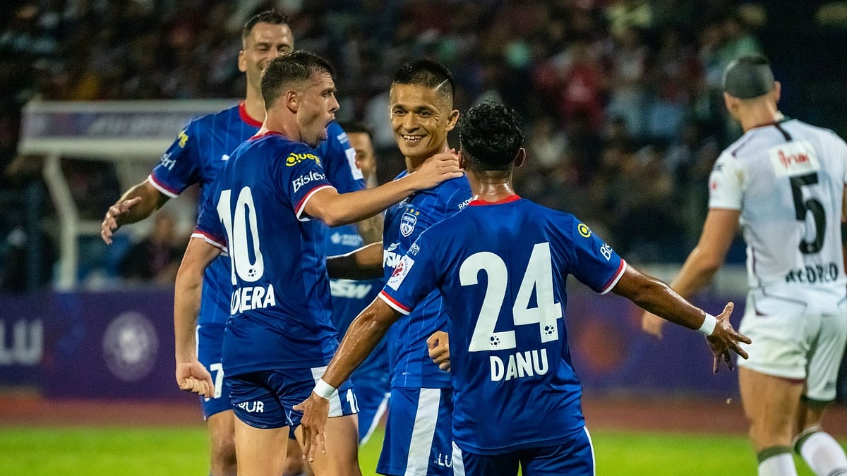 BFC skipper Sunil Chhetri (c) celebrates the goal with his teammates. - ISL
