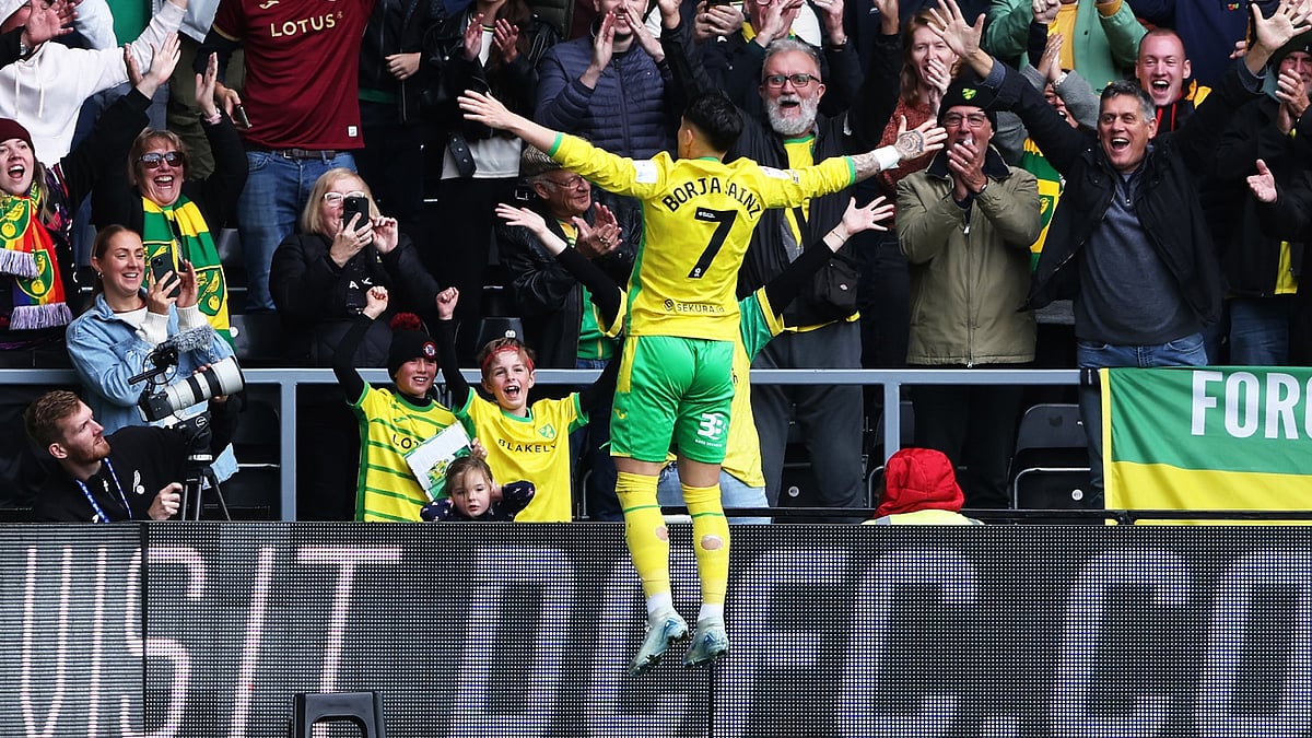 Borja Sainz celebrating