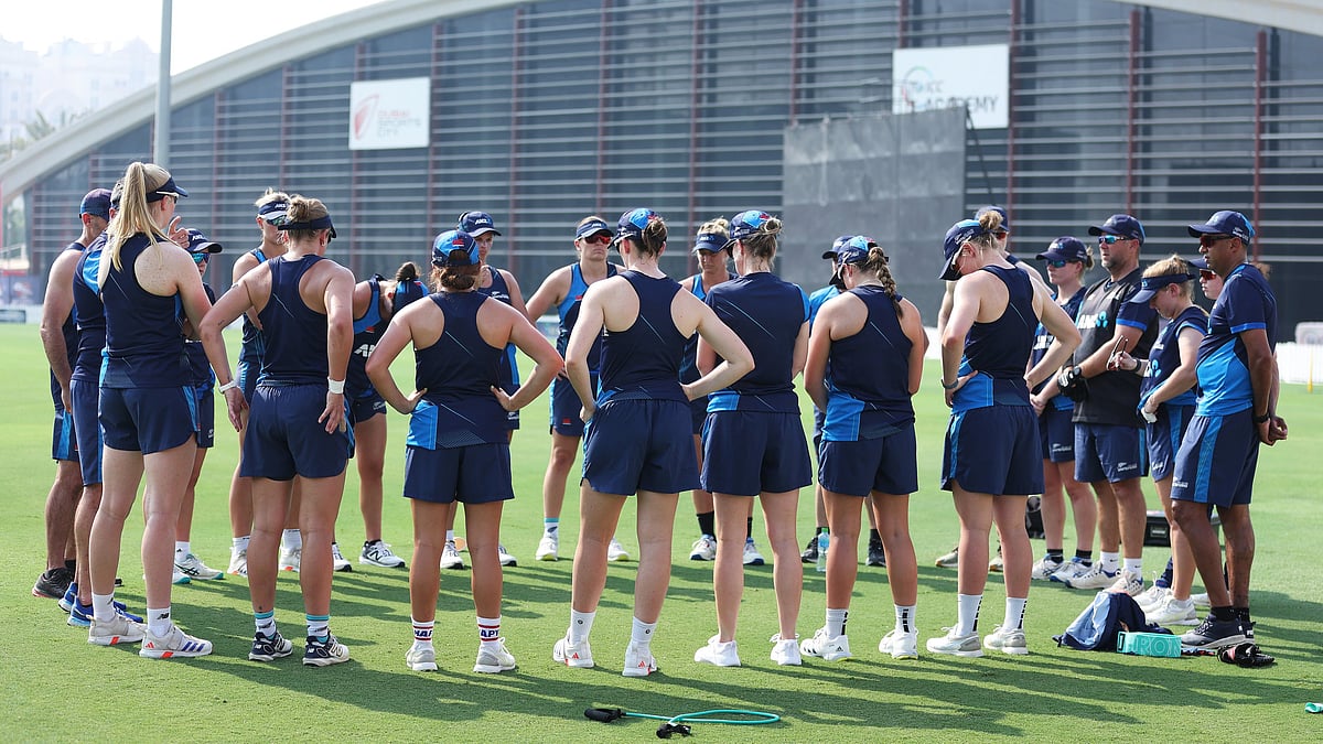 X/White Ferns : The New Zealand women's cricket team trains ahead of its T20 World Cup warm-up game against South Africa. 