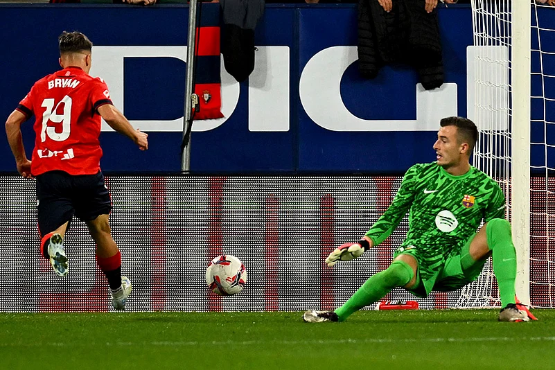 2024-25 La Liga Soccer Osasuna and Barcelona Photo gallery_8