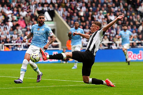 EPL 2024-25, Newcastle vs Manchester City: Newcastle United's Harvey Barnes, right, fails to get on the end of a cross