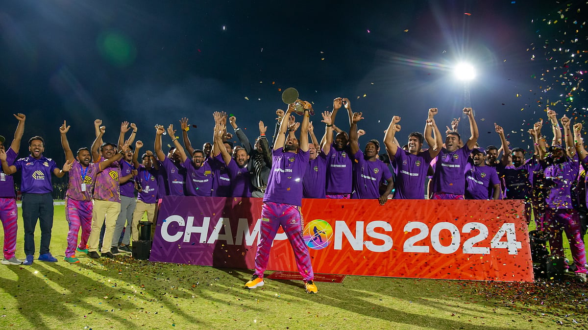 Special Arrangement : The Sikandar Raza-led Jo'burg Bangla Tigers celebrate after winning the Zim Afro T10 season two title in Harare.