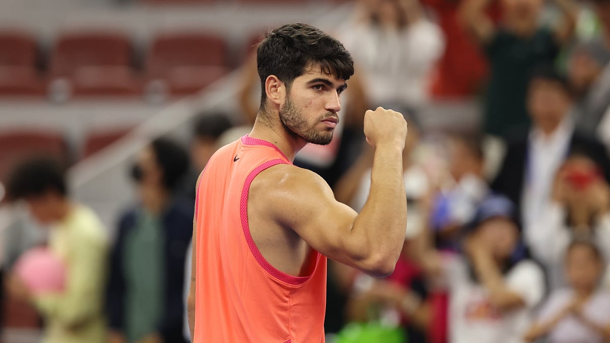 Carlos Alcaraz celebrates his 200th win