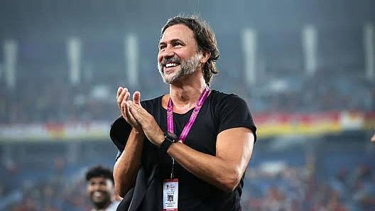 Photo: X | Debdut : Former East Bengal FC head coach Carles Cuadrat.