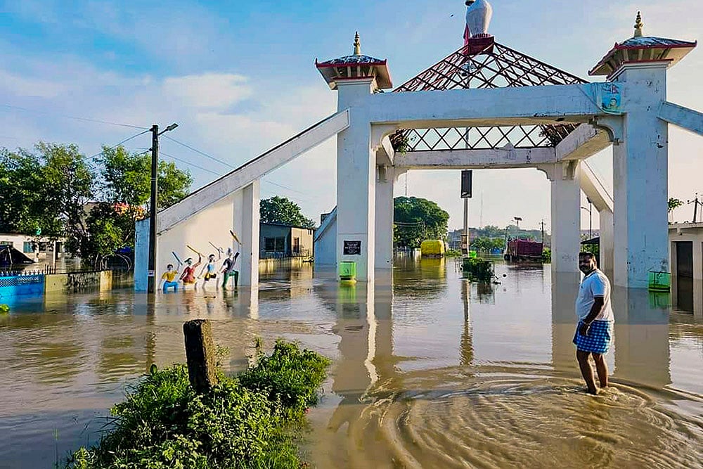 Flood situation in several parts of Bihar in Pics_2