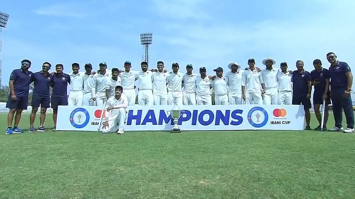 File : Rest Of India team.