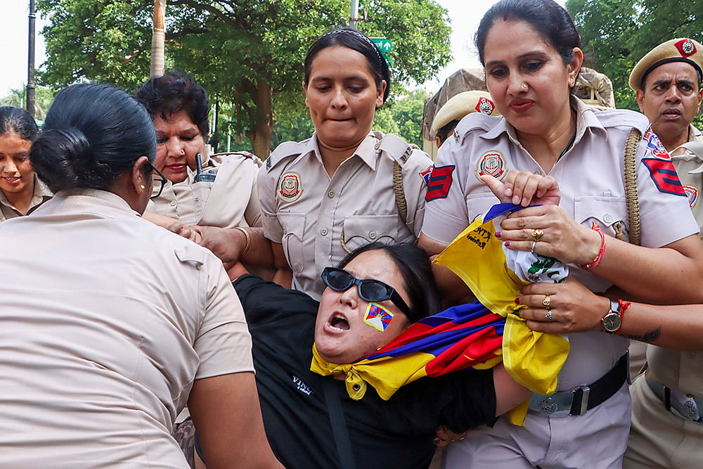 Tibetans protest in against China near Chinese Embassy, in New Delhi