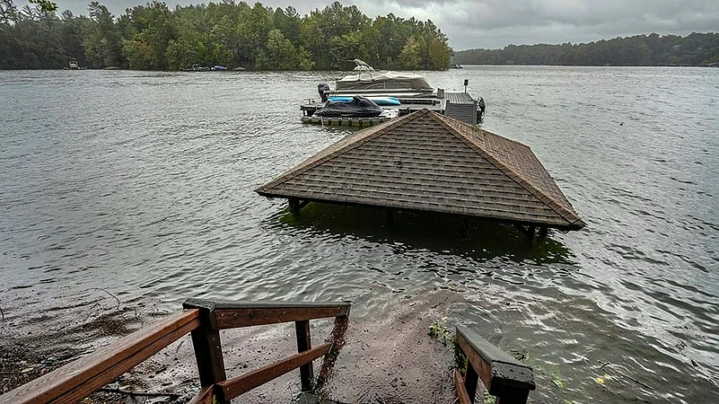 Hurricane weather Post-Tropical Cyclone Helene_8