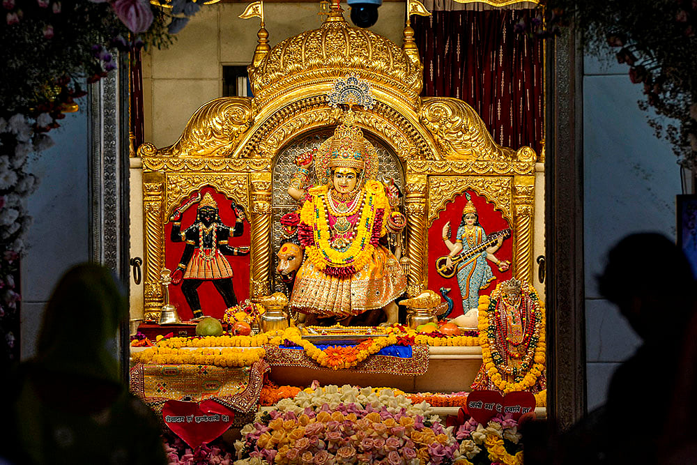 Navratri festival: Devotees at Jhandewala Mandir in Delhi