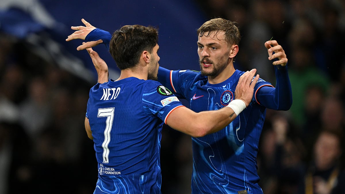 Kiernan Dewsbury-Hall celebrates for Chelsea