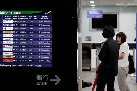 Taiwan Typhoon Krathon: People went to airline counters to ask about canceled flights