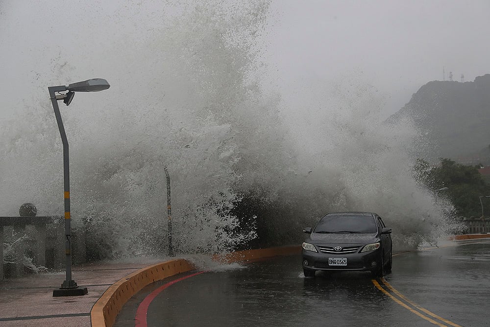 Typhoon Krathon in Taiwan photo gallery_5
