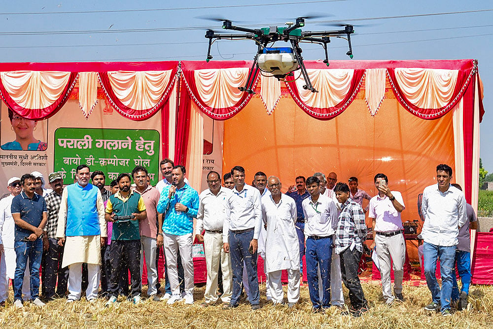 Delhi Development Minister Gopal Rai inspects Bio-decomposer spraying in Delhi