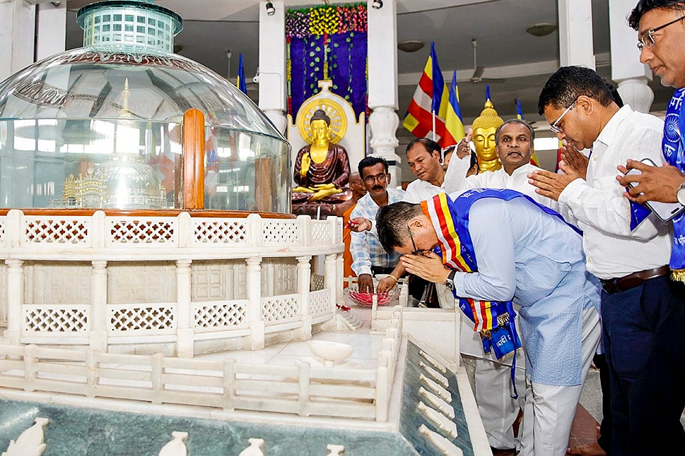Union Minister Kiren Rijiju pays obeisance at the Deeksha Bhoomi