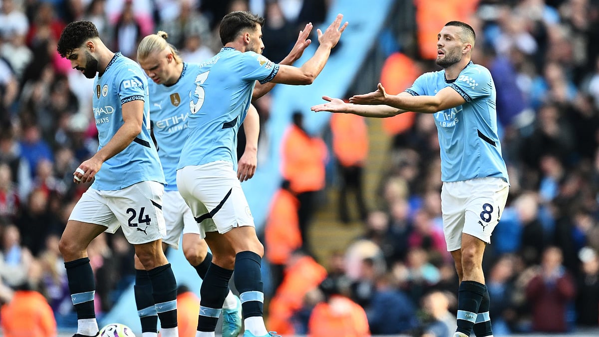 City celebrate Kovacic's first goal - null